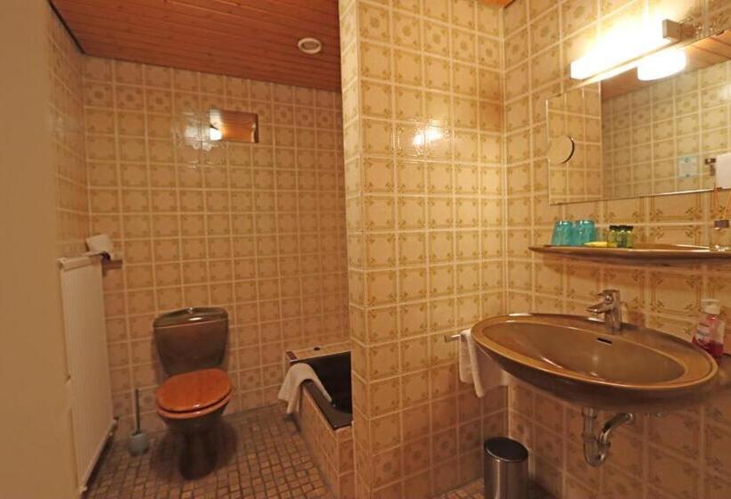 Quarto Familiar, Kreuz Höhengasthof