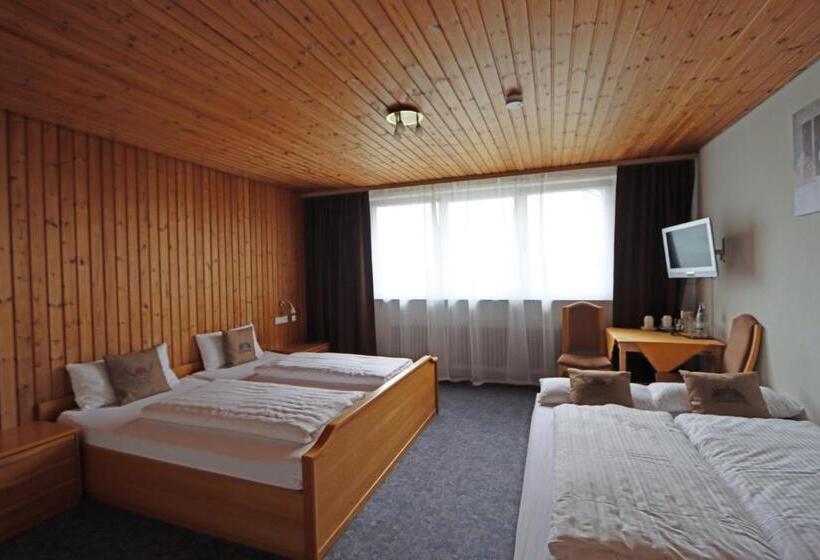 Quarto Familiar, Kreuz Höhengasthof