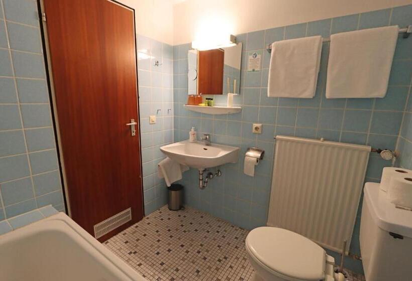 Quarto standart individual, Kreuz Höhengasthof