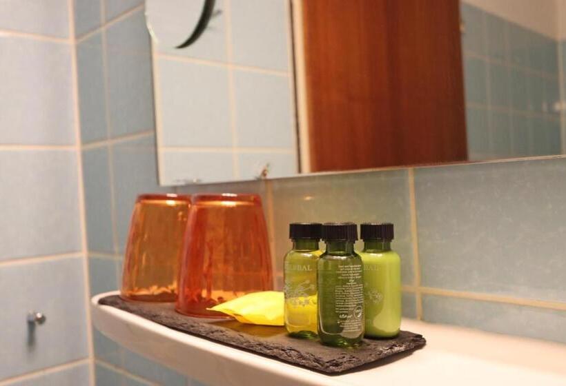 Quarto standart individual, Kreuz Höhengasthof