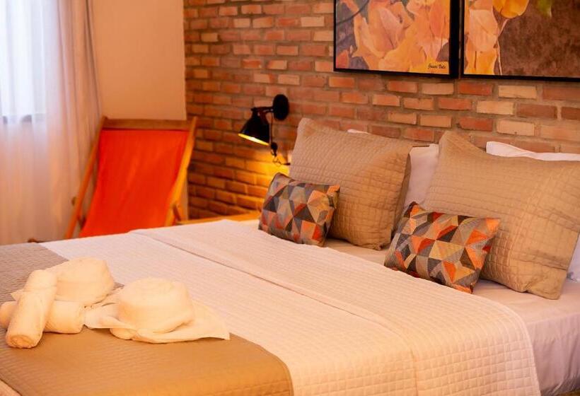 Трехместный Номер Deluxe, Pousada Das Flores