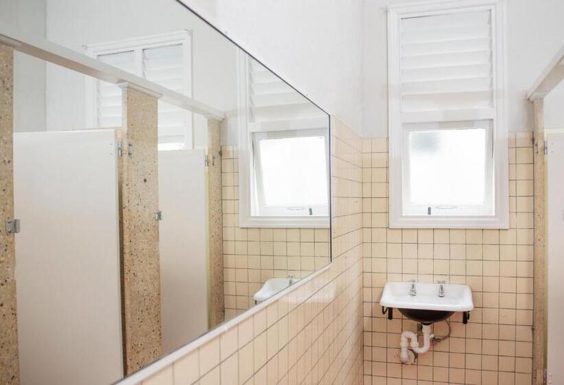 חדר סטנדרט יחיד, The Met