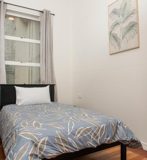 חדר סטנדרט יחיד, The Met