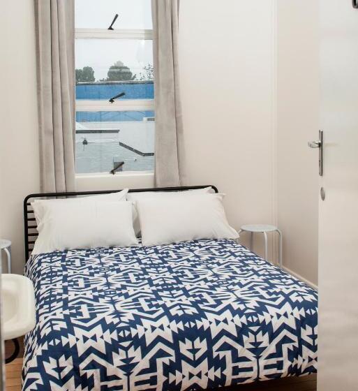 חדר סטנדרט, The Met