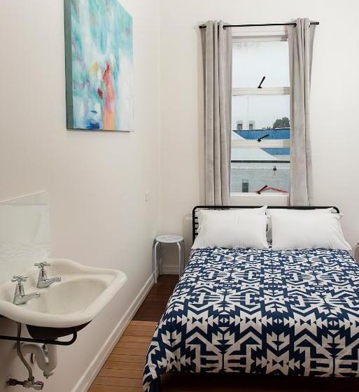 חדר סטנדרט, The Met