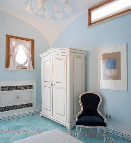 デラックスルーム, La Rondinaia