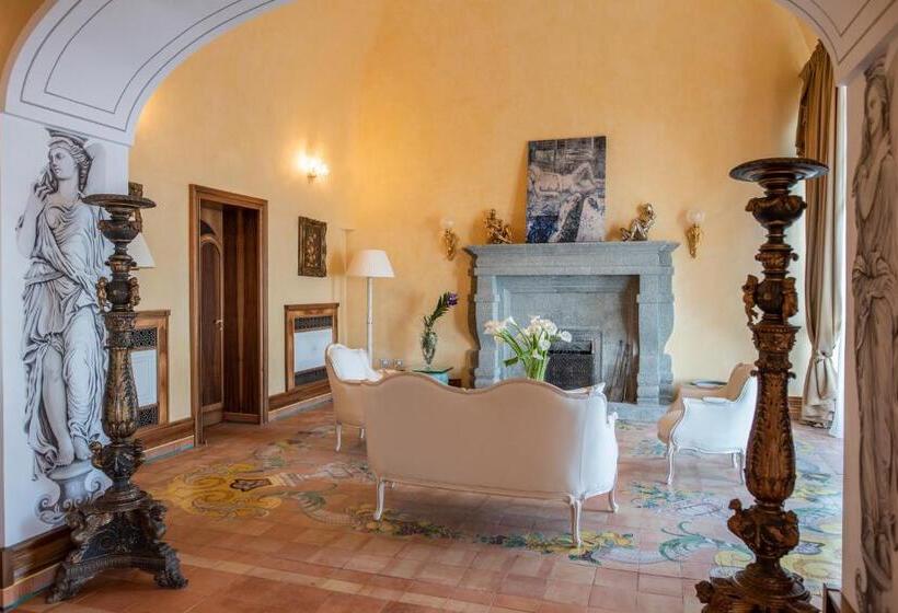 デラックスルーム, La Rondinaia