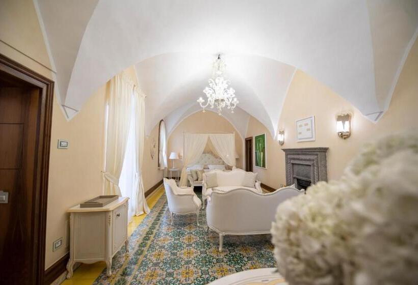 ファミリールーム, La Rondinaia