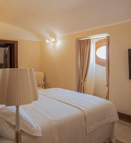 オーシャンビュージュニアスイート, La Rondinaia