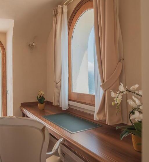 オーシャンビュージュニアスイート, La Rondinaia