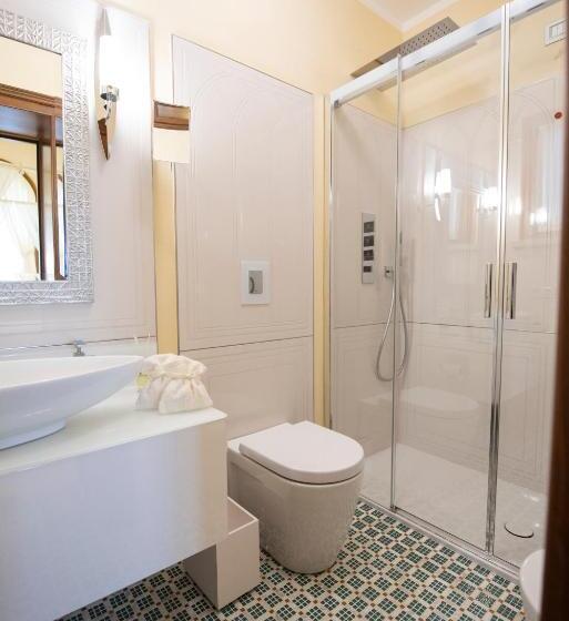 キングサイズベッドのスタンダードルーム, La Rondinaia