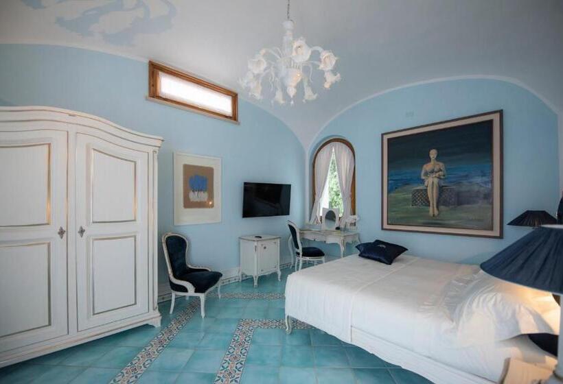 デラックスルーム, La Rondinaia