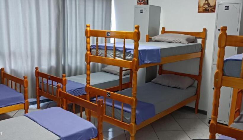 ルームシェアのワンベッド, Saxônia