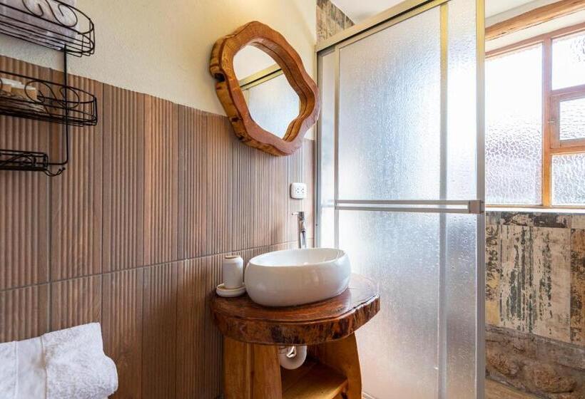 חדר סטנדרט עם מיטת קינג, Unuwasi Hotel & Villa