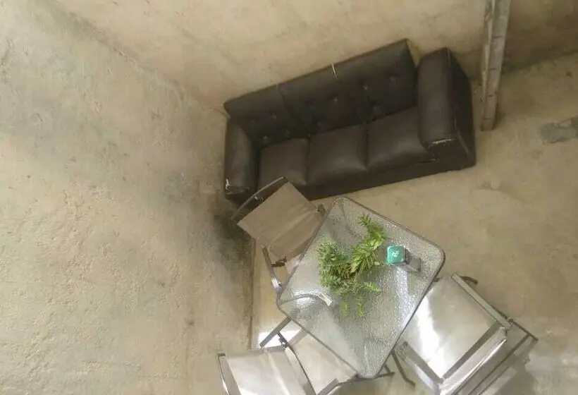 اتاق خانوادگی, La Casa Del Nenufar