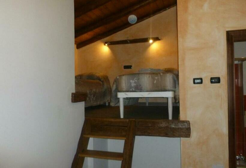 חדר סטנדרט לארבעה, Fattoria Sos Astores