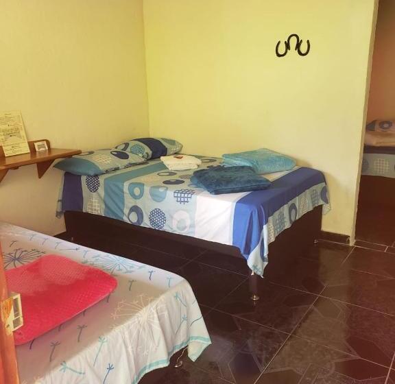 패밀리 룸, Orillas Del Pizano