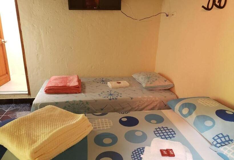 패밀리 룸, Orillas Del Pizano