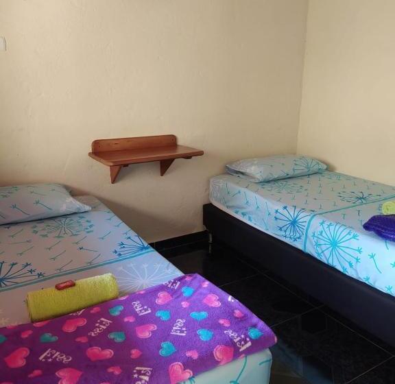 패밀리 룸, Orillas Del Pizano