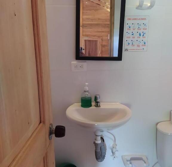 오두막, Orillas Del Pizano