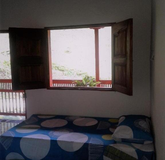 패밀리 룸, Orillas Del Pizano