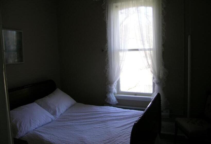 غرفة ديلوكس, Elsie J S Historic House