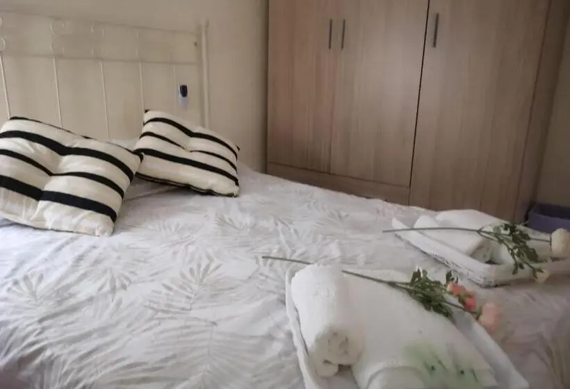 اتاق استاندارد با سرویس بهداشتی مشترک, Santa Isabel Low Cost Rooms In Private House