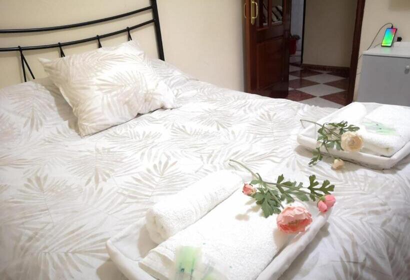 اتاق استاندارد با سرویس بهداشتی مشترک, Santa Isabel Low Cost Rooms In Private House
