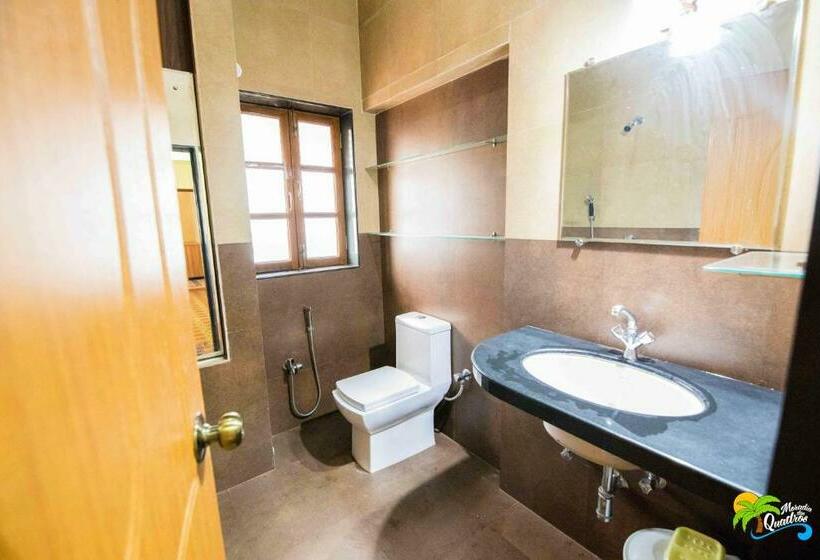 חדר דחוקס עם מיטת קינג, Moradia Dos Quadros