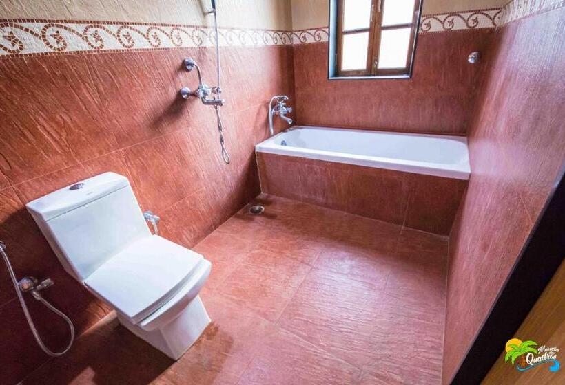 סוויטה עם מרפסת, Moradia Dos Quadros