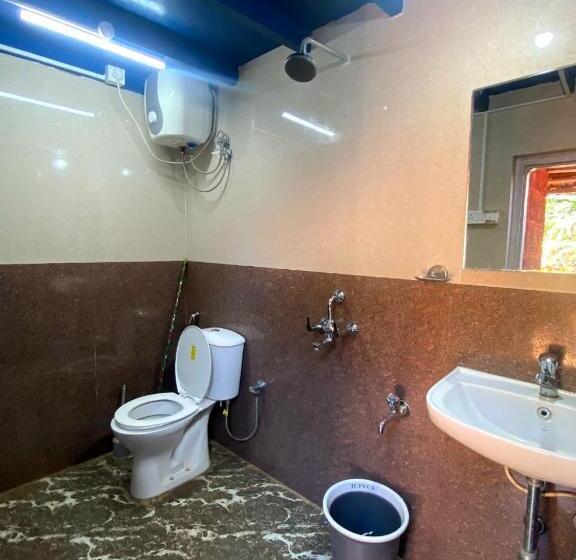 חדר אקונומי לארבעה, Moradia Dos Quadros