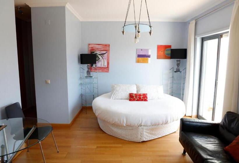 سوئیت با بالکن, Bellavita City Faro