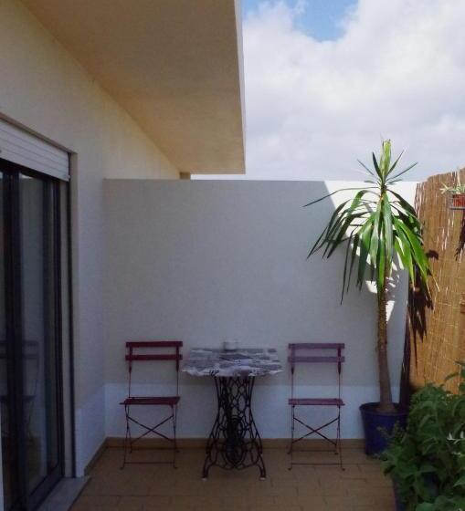 سوئیت با بالکن, Bellavita City Faro