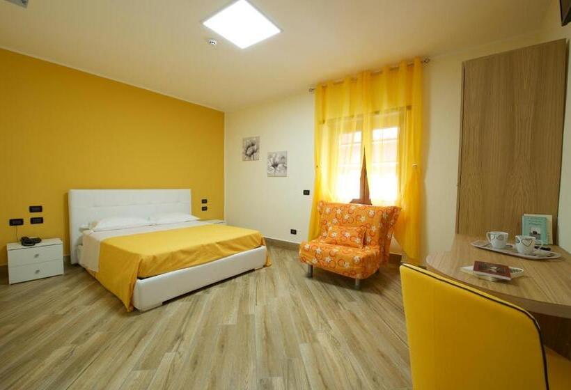 غرفة قياسية ثلاثية, Relais Piazza Garibaldi