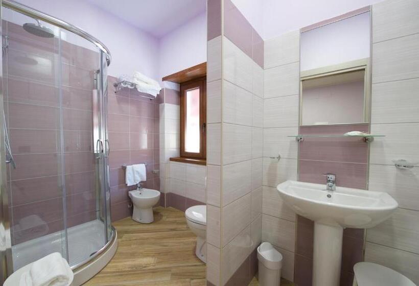 استودیو استاندارد با تخت کینگ, Relais Piazza Garibaldi