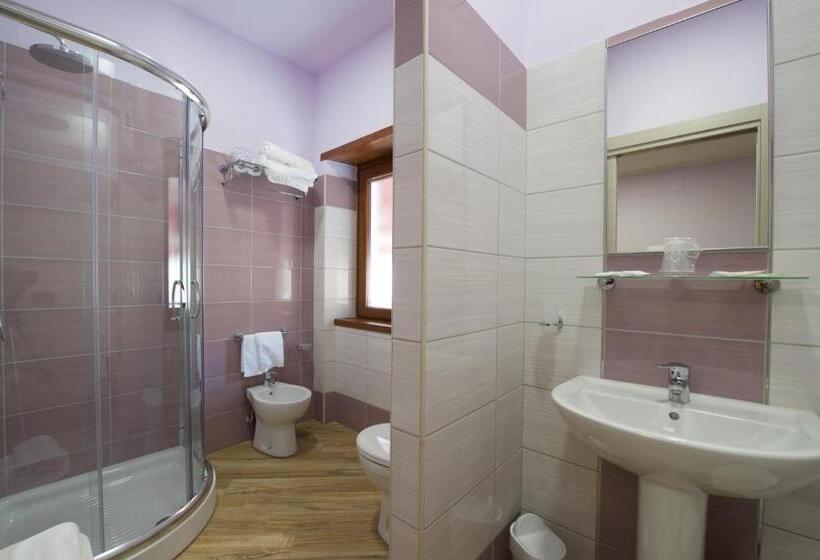 إستوديو قياسى سرير كينج, Relais Piazza Garibaldi