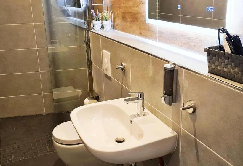 חדר סטנדרט יחיד, Pension Schmatka Matka