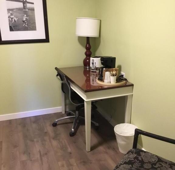 スタンダードルーム, Ace Motel