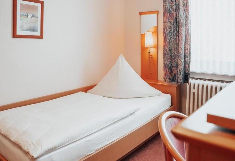 标准单人间, Avantgarde