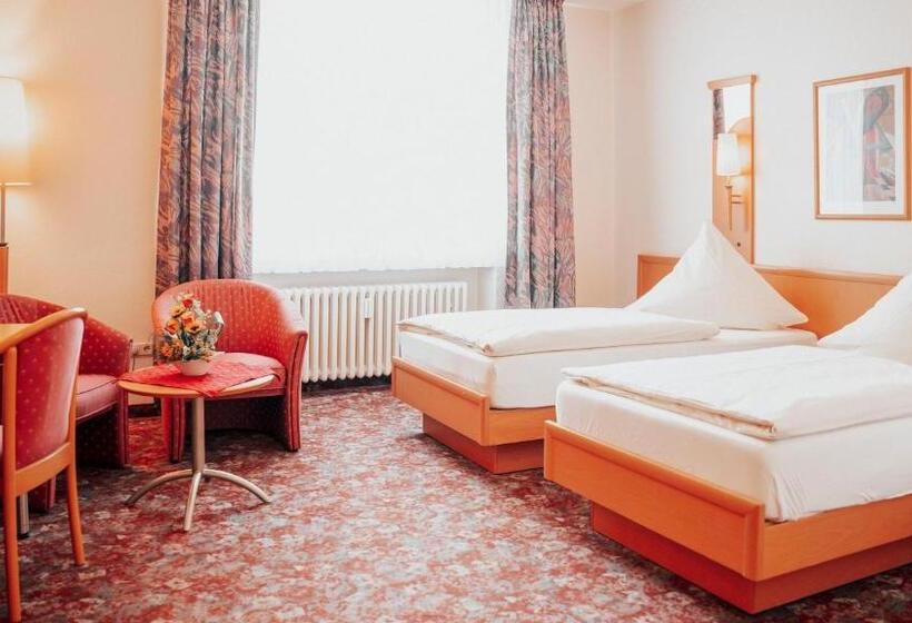 标准间, Avantgarde