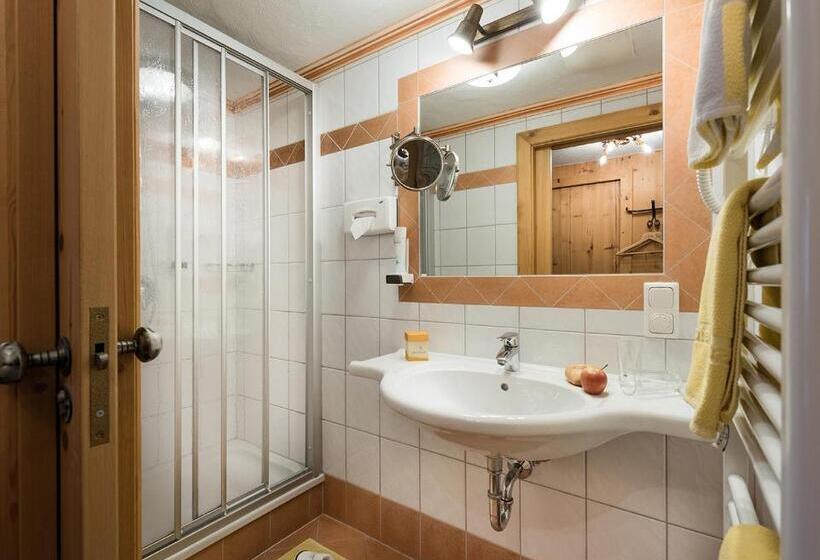 اتاق استاندارد یک نفره, Berghotel Hauserbauer