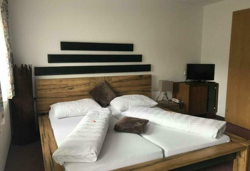 חדר סטנדרט נוף להרים, Haus Lusspark