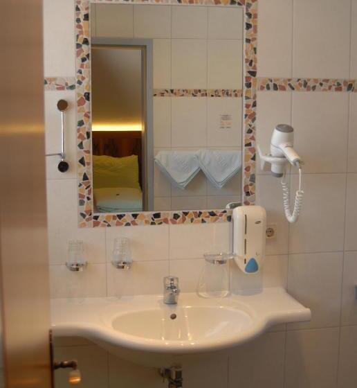 Номер Стандарт Трехместный, Bärnthaler Hotel Garni