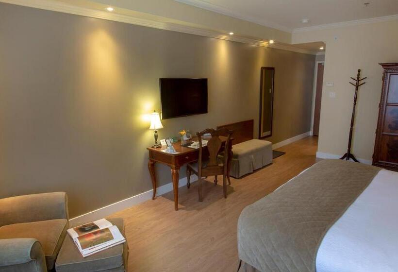 اتاق استاندارد با تخت بزرگ, Brossard