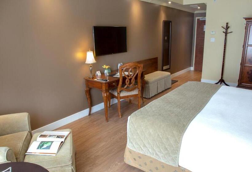 اتاق استاندارد با تخت بزرگ, Brossard