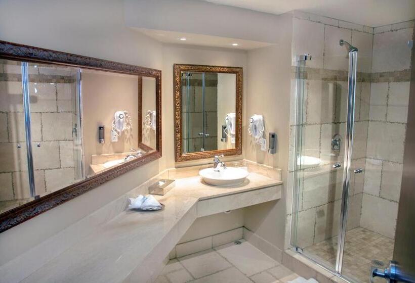 سوییت اجرایی, Brossard