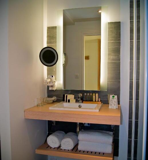 اتاق سوپریور با چشمانداز جانبی دریا, Carre Noir