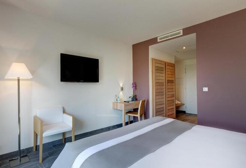 اتاق لوکس با چشمانداز دریا, Carre Noir