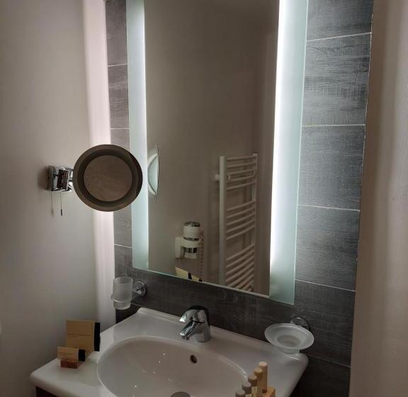 سوییت جونیور لوکس, Carre Noir