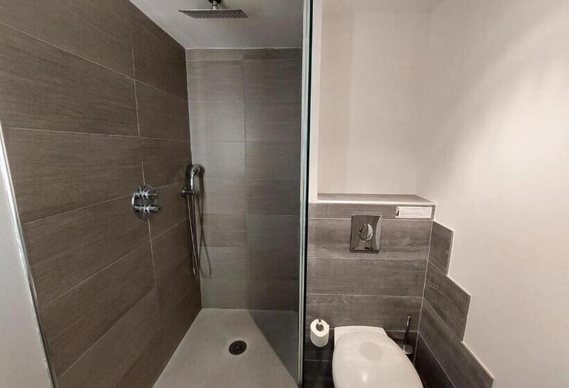 سوییت جونیور لوکس, Carre Noir